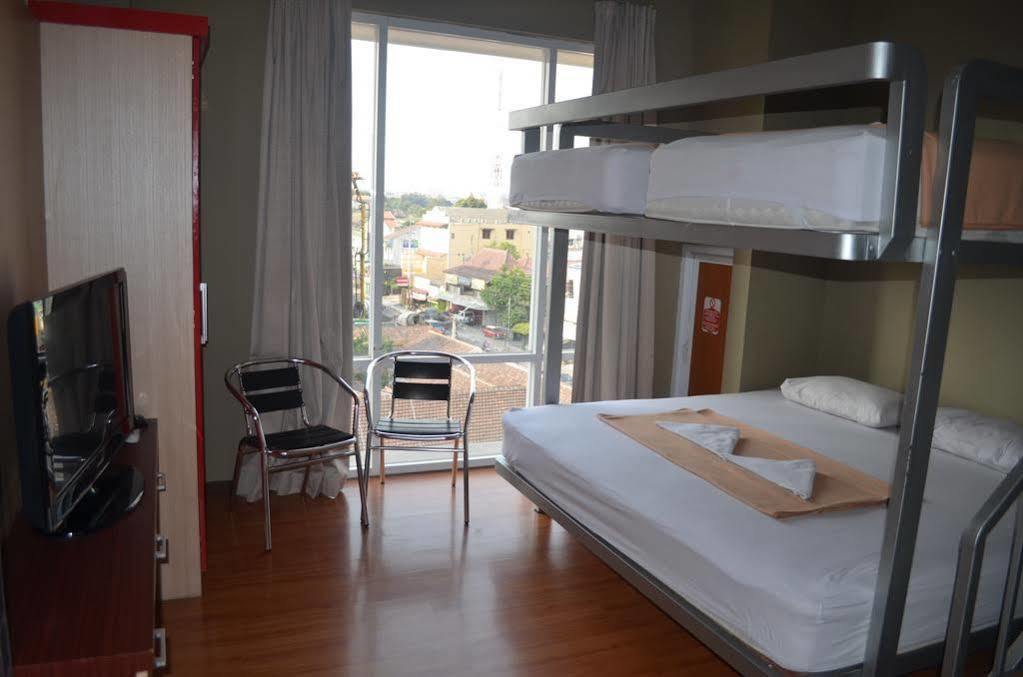 Edu Hostel Yogyakarta Eksteriør bilde